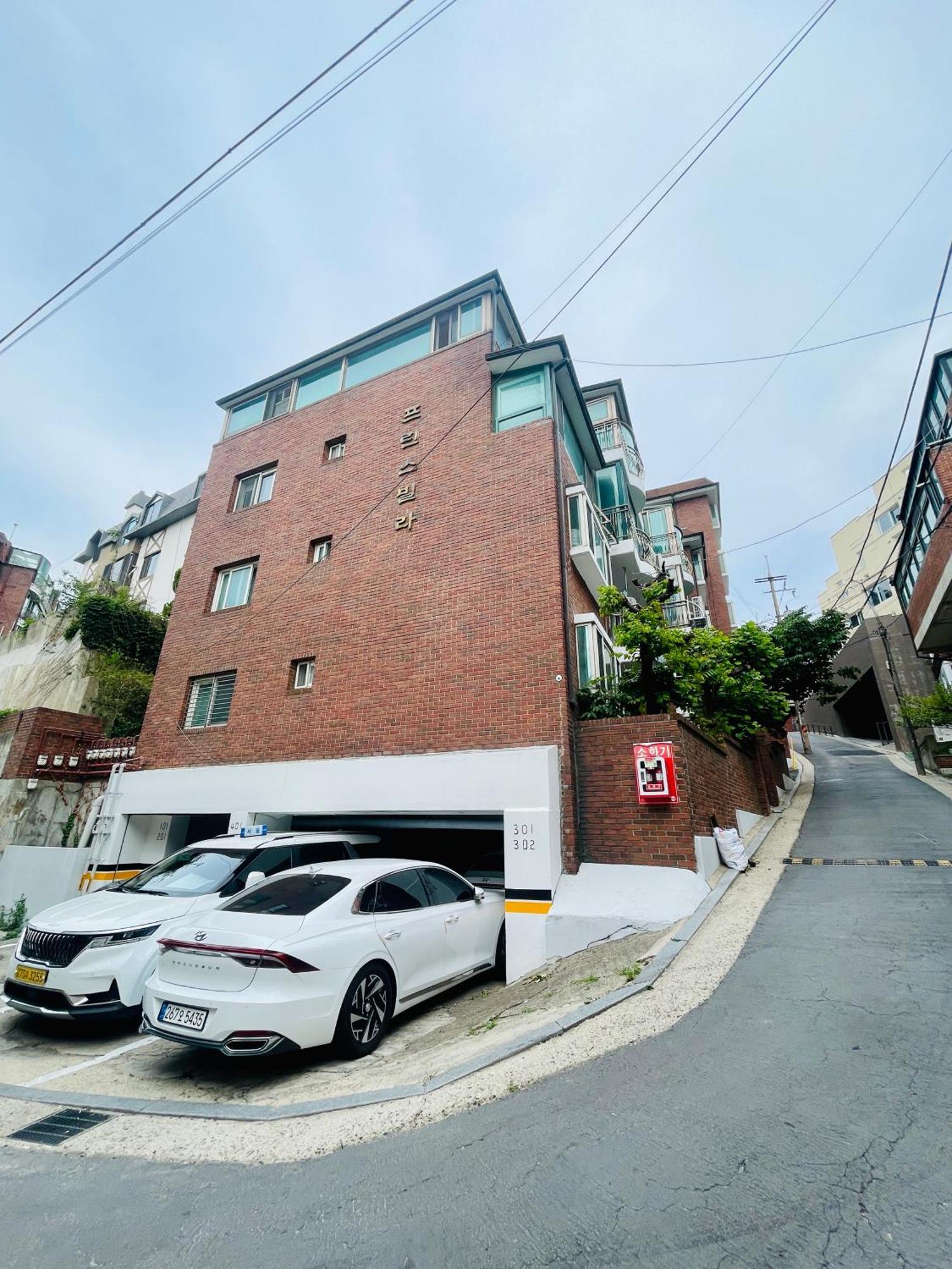 The Biggest Three Bedroom In Hongdae, Sinchon, Yonsei ソウル特別市 エクステリア 写真