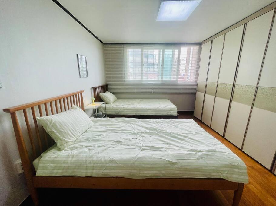 The Biggest Three Bedroom In Hongdae, Sinchon, Yonsei ソウル特別市 エクステリア 写真