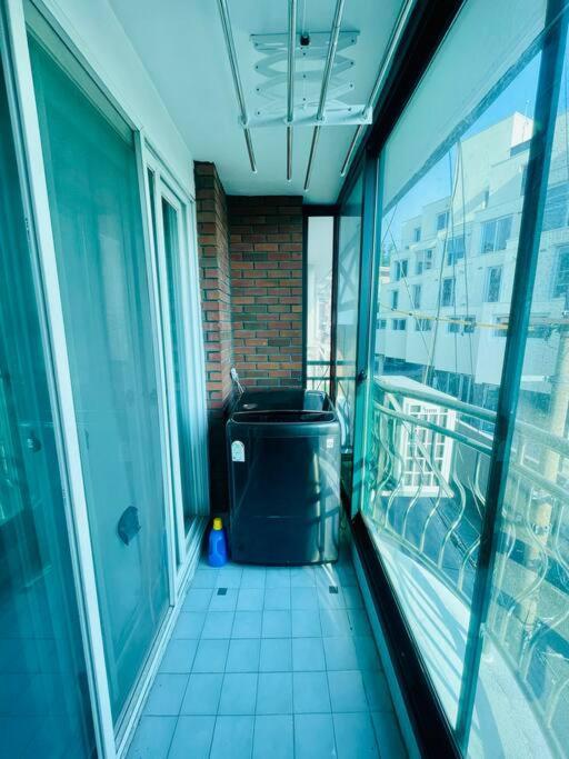 The Biggest Three Bedroom In Hongdae, Sinchon, Yonsei ソウル特別市 エクステリア 写真