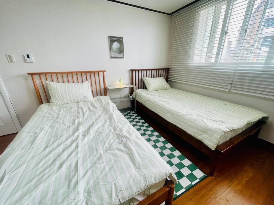 The Biggest Three Bedroom In Hongdae, Sinchon, Yonsei ソウル特別市 エクステリア 写真